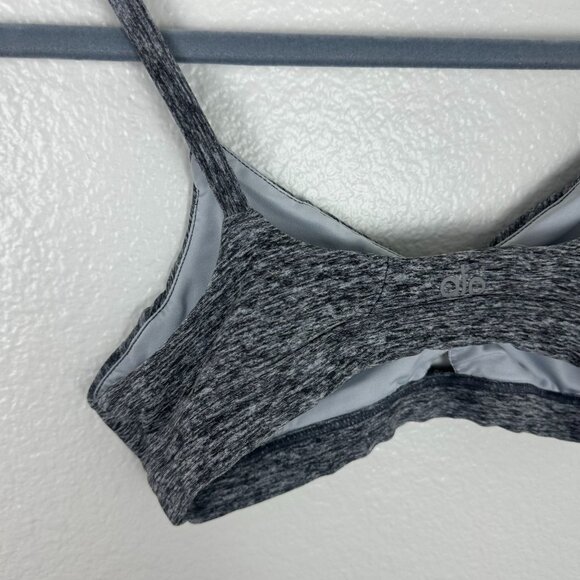 Alo Yoga Grey Cut Out Sports Bra S V Neck Athletic Activewear Athleisure Stretch - Picture 5 of 7